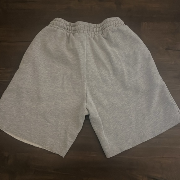Grey lounge shorts: Forever 21 - Picture 2 of 2